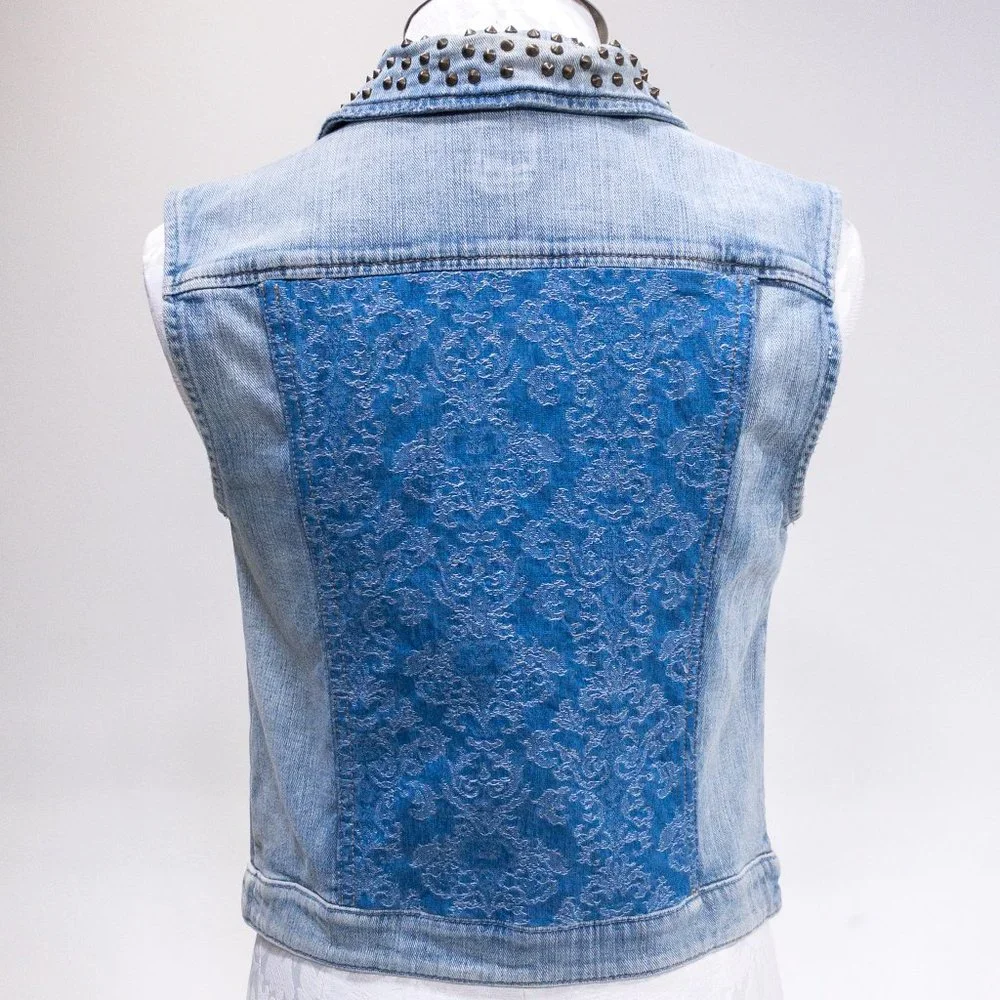 Guess M Sleeveless Jean Jacket Vest Layer Studded Collar Pattern Back Crop Top - Picture 2 of 16